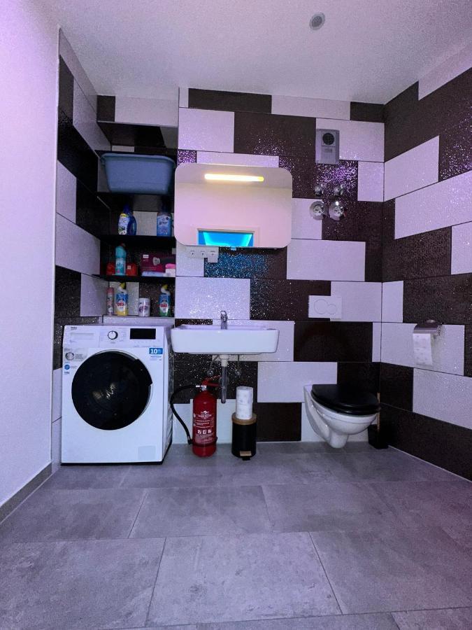 Modern Apartments Neuburg C - Top - 3 Zimmer, Stellplatz, Zentrum, Wi-Fi, 3 Tv, Kueche Neuburg an Der Donau Εξωτερικό φωτογραφία